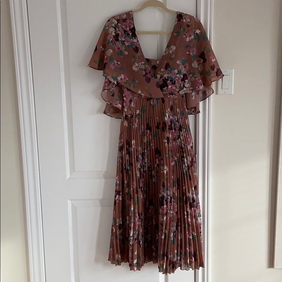 NWT ASOS Flutter Sleeve Floral Dress - Picture 3 of 7